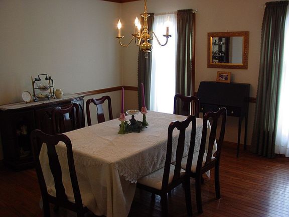 5th image of 260 Thomas Ave