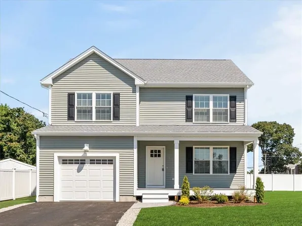 7 Betsey Williams Dr, Warwick, RI 02889