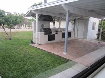 Backyard Covered Patio w/BBQ