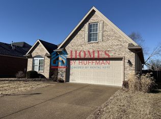 2855 Laura Lynn Ln, Newburgh, IN