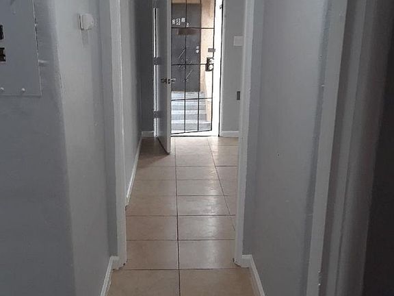 5th image of 3536 1/2 E 52nd St