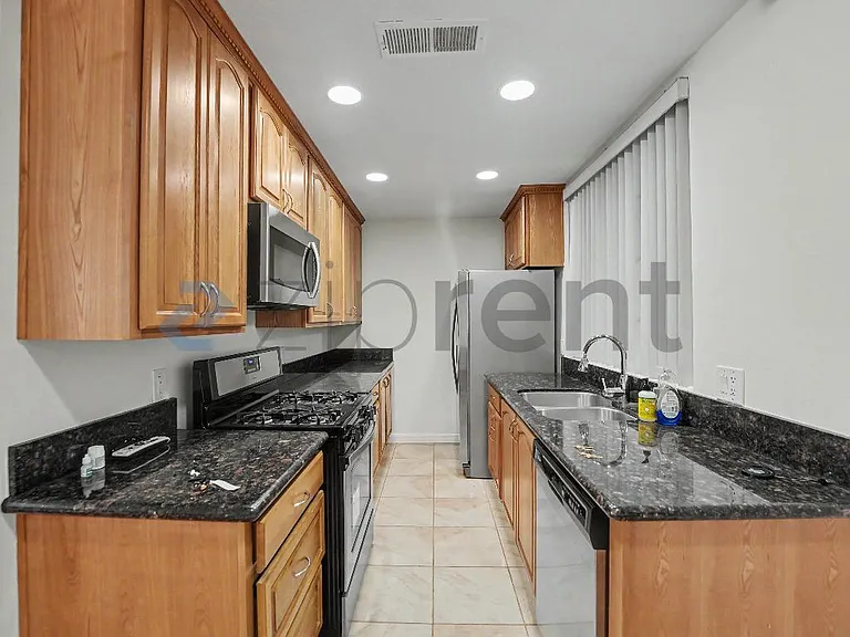 5051 Rosewood Ave #106 — Photo 7