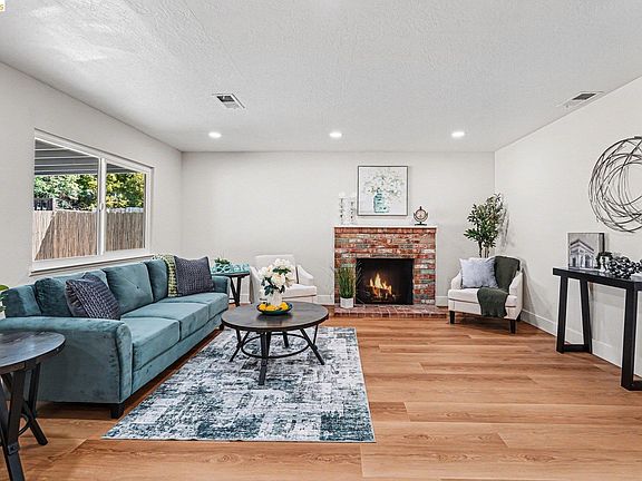 3rd image of 847 Shell Ave