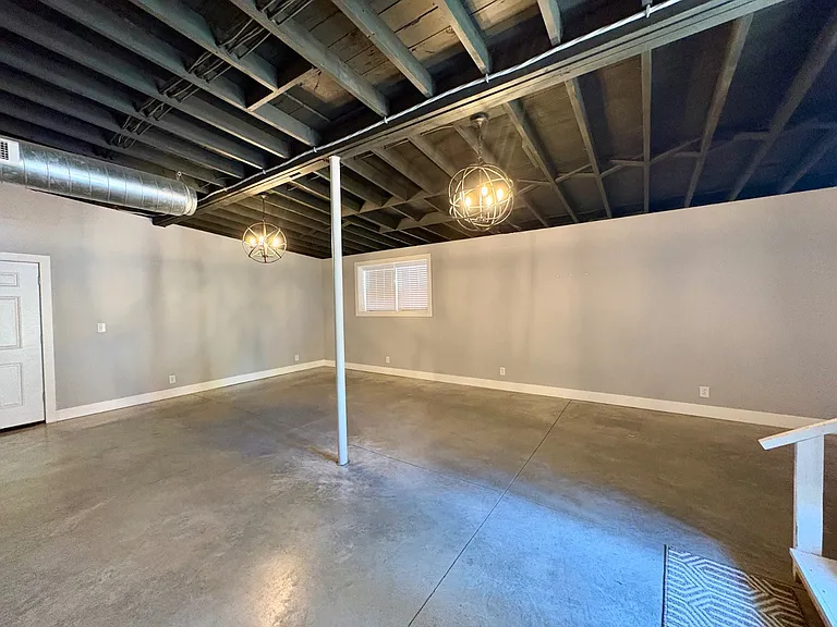 606 Main St #B — Photo 2