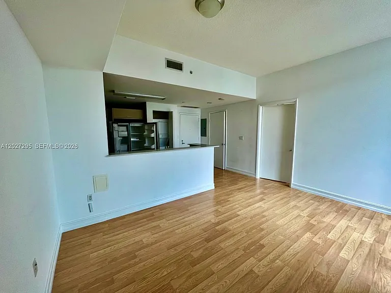 350 NE 24th St #408 — Photo 8