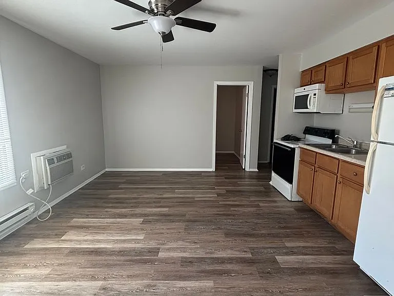 1039 N McAree Rd — Photo 2