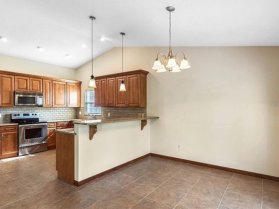 5th image of 15730 Lake Hodge Ct