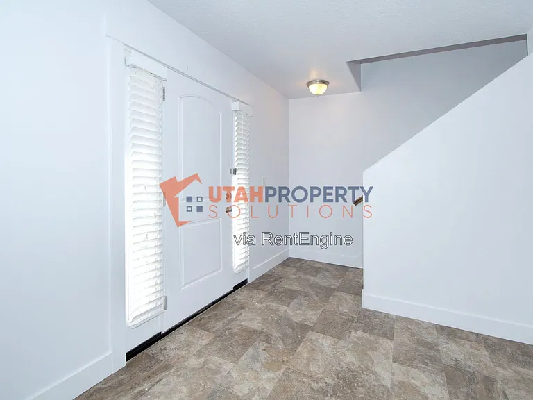 1790 W Dalmeny Way — Photo 6