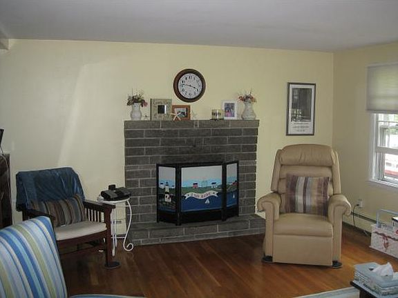 4th image of 26 Souhegan Dr