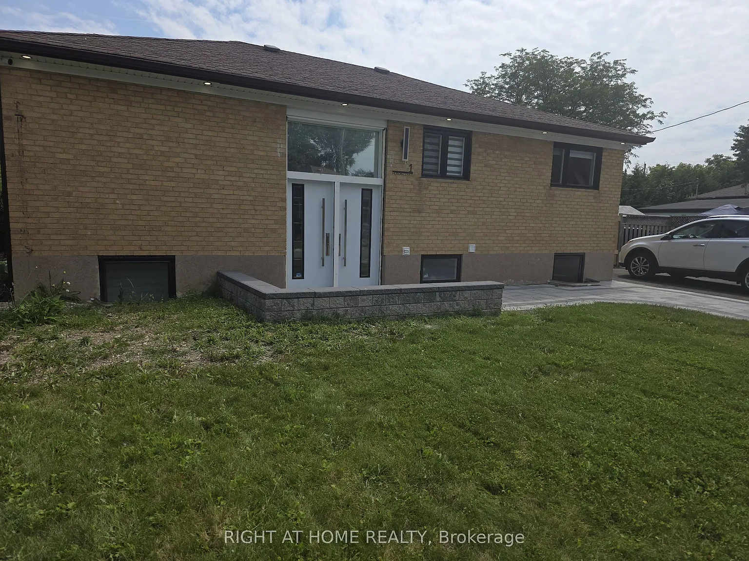3 bed, $2,700 — Photo 1