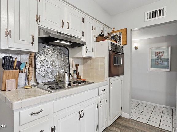 4th image of 1030 E BETHANY HOME Road #6