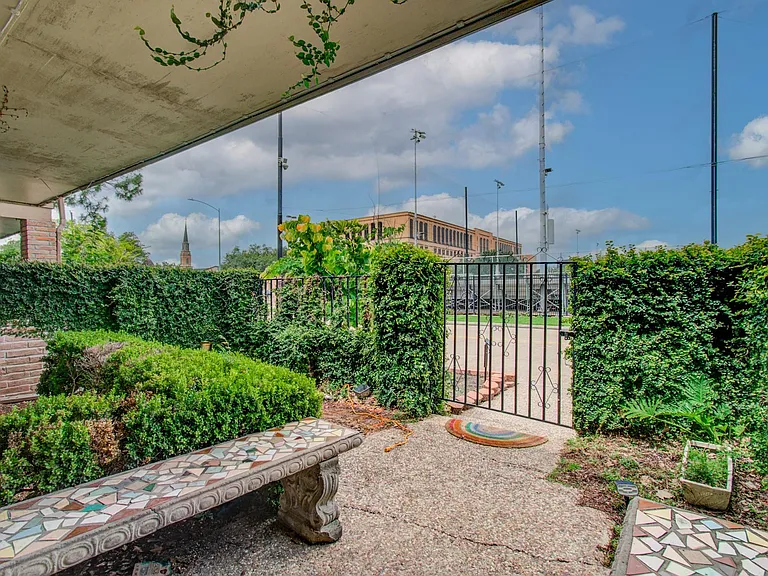 823 S Ripple Creek Dr — Photo 5
