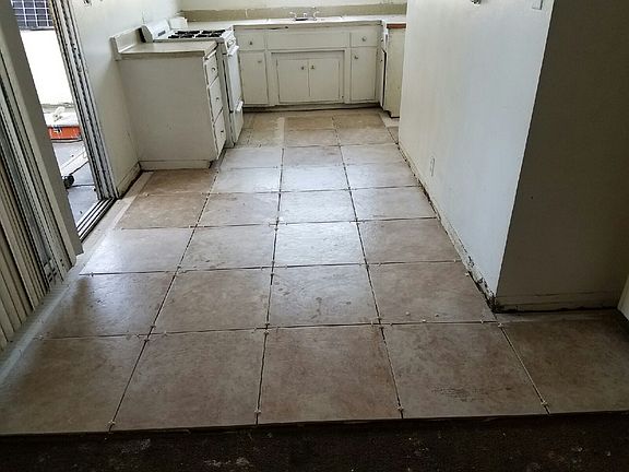 4th image of 18540 Parthenia St APT 3