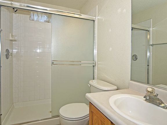 4th image of 1327 Chichester Dr