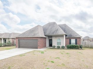400 Flanders Ridge Dr, Youngsville, LA 70592