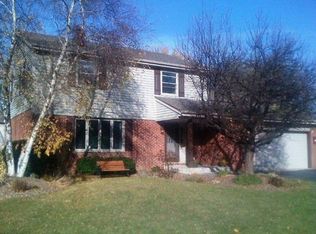 1600 Secretariat Ln, Racine, WI 53402