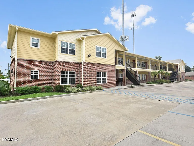 312 Bertrand Dr #201 — Photo 1