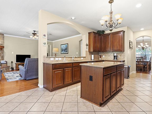 3rd image of 3807 Cypress Point Cv