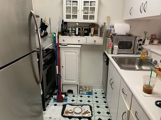 Rented by Compass | media 7