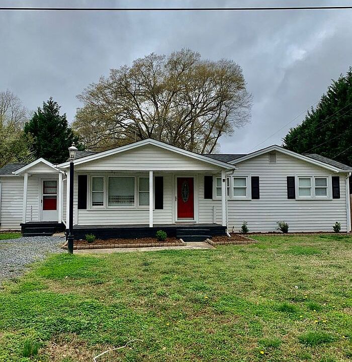 1st image of 207 Hazeleen Ave