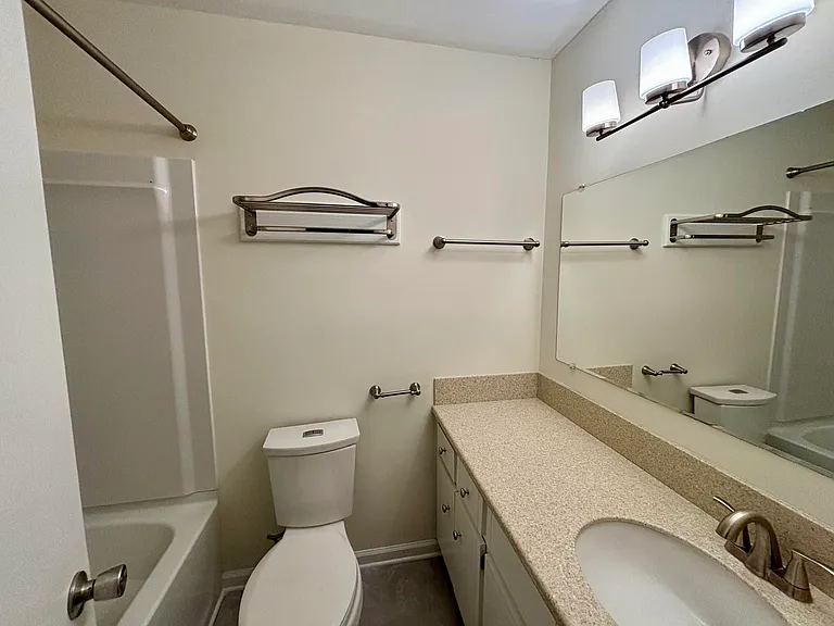 210 Foxdale Dr — Photo 17
