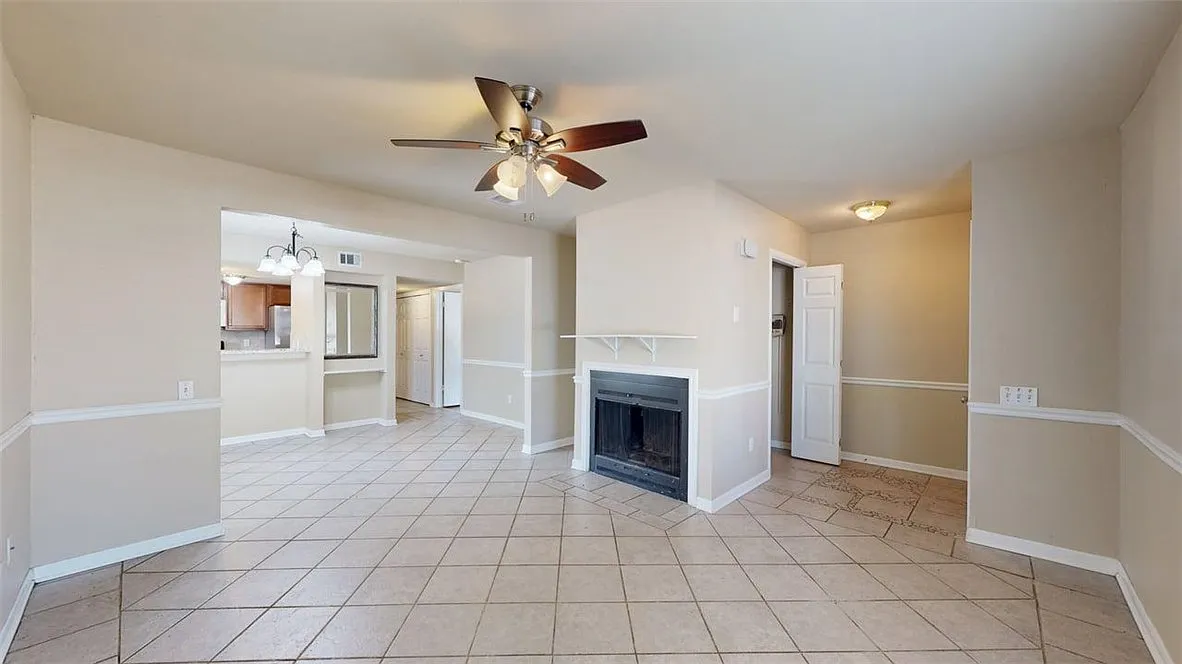 4 bed, 1410 sqft, $2,050 — Photo 3