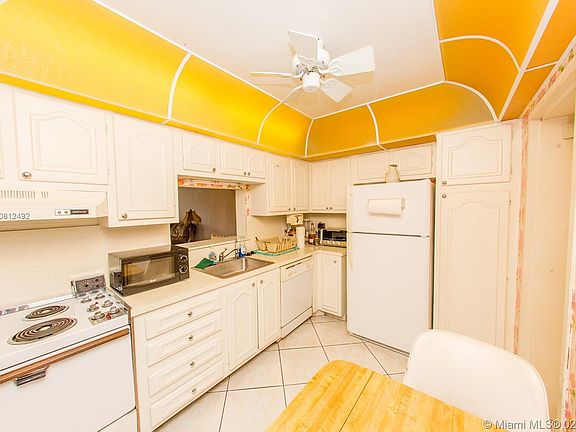 4th image of 4050 NW 42nd Ave APT 421