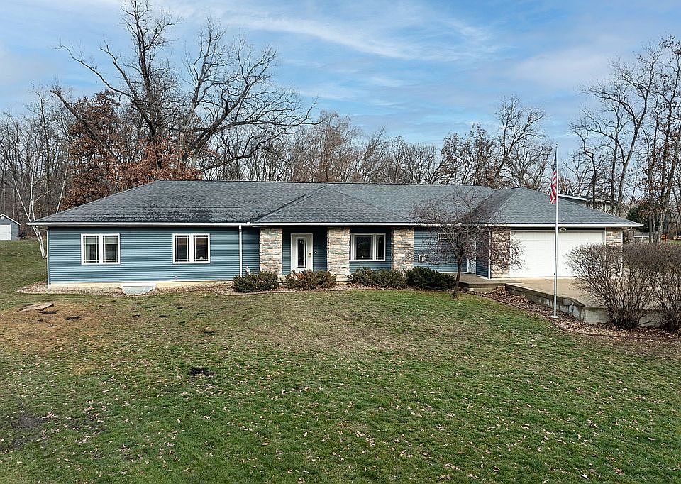 7900 Wildwood Ln, Toddville, IA 52341 | Zillow