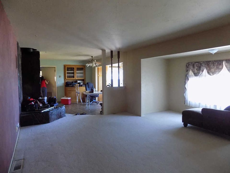 2nd image of 505 19th Ave W