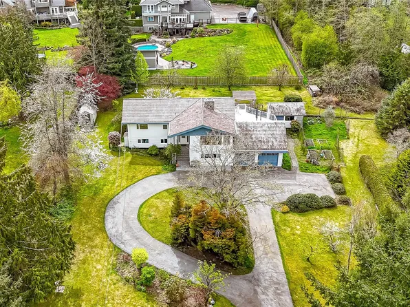 9723 Ardmore Dr, North Saanich, BC V8L 5H5