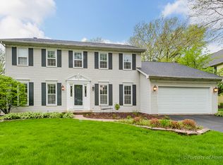 162 Hedge Ct, Glen Ellyn, IL 60137