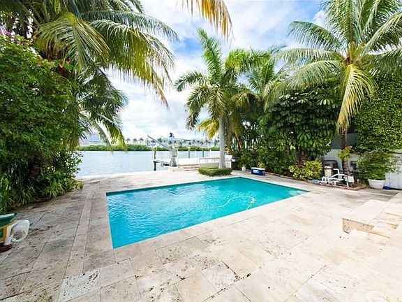 4th image of 220 Palm Ave #0
