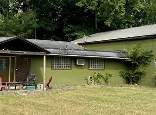903 Mooreville Rd NW, Dover, OH 44622