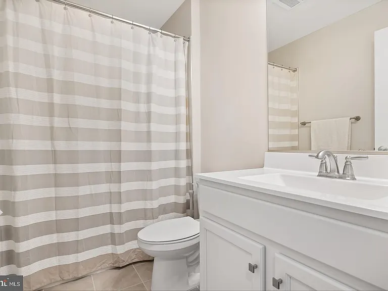 12 Venice Ln — Photo 27