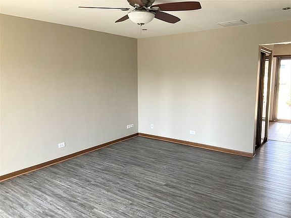 2nd image of 15515 Long Ave