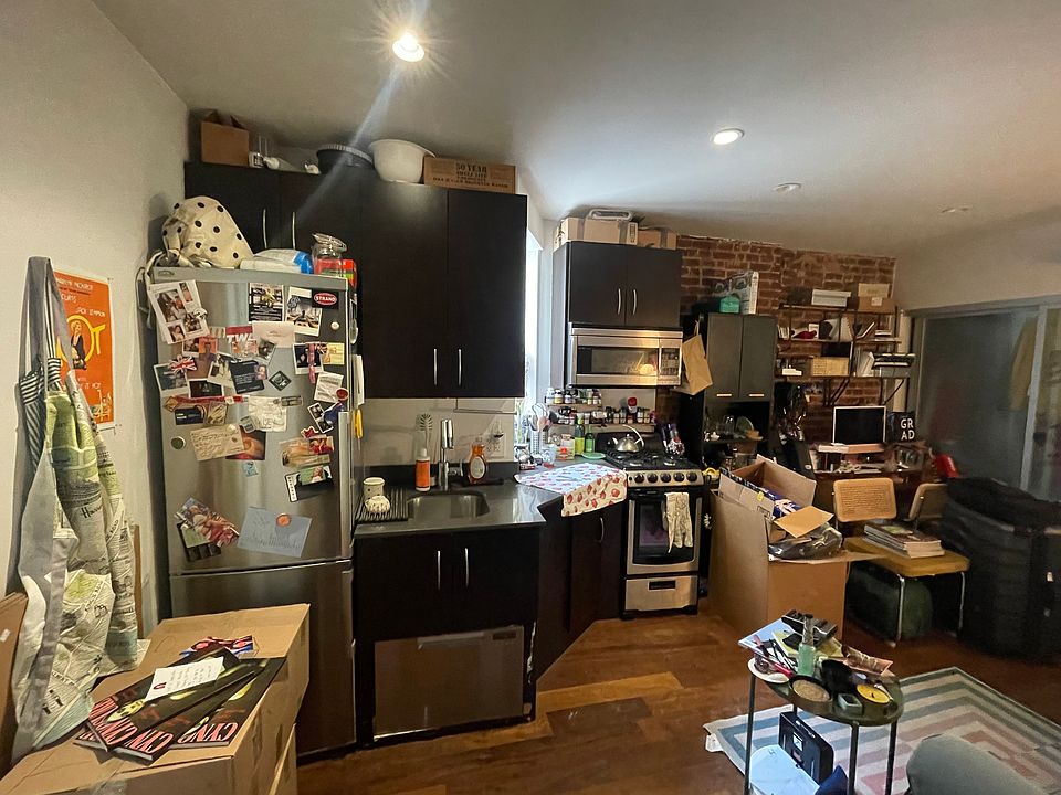 2nd image of 63 Clinton St APT 3