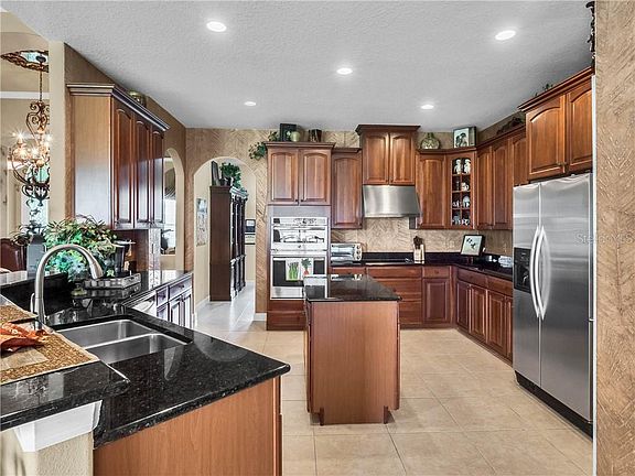 2nd image of 11142 Bugenhagen Dr