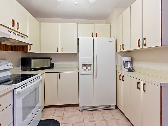 5th image of 6255 SE Charleston Pl APT 107