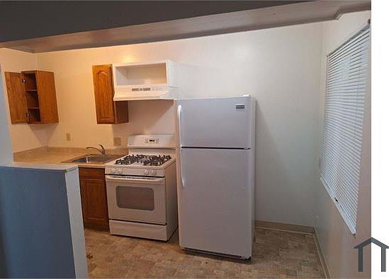 4th image of 9244 Macarthur Blvd #2