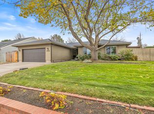 1702 Willow Glen Way, Medford, OR 97504