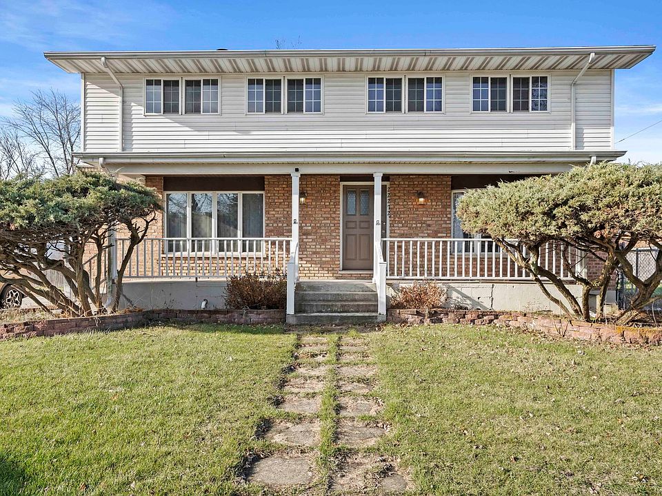 1st image of 22272 Cornell Ave