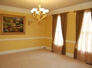 2815 Walnut Ridge Dr, Ann Arbor, MI 48103