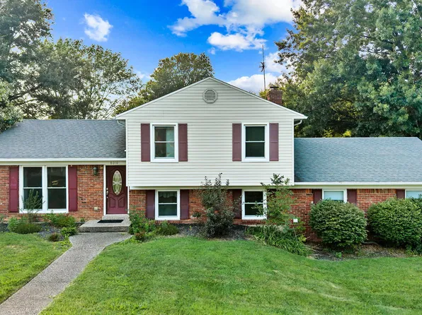 8010 Northern Spy Dr, Louisville, KY 40228