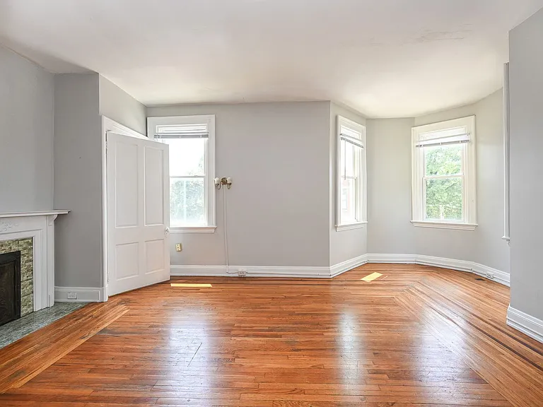 2431 Ohio Ave #4 — Photo 4