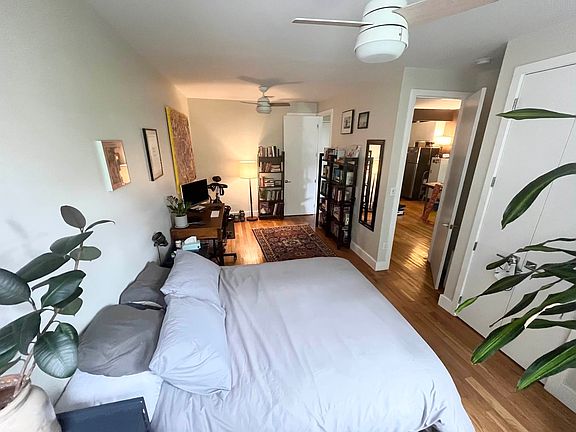 5th image of 146 Evergreen Ave APT 2B