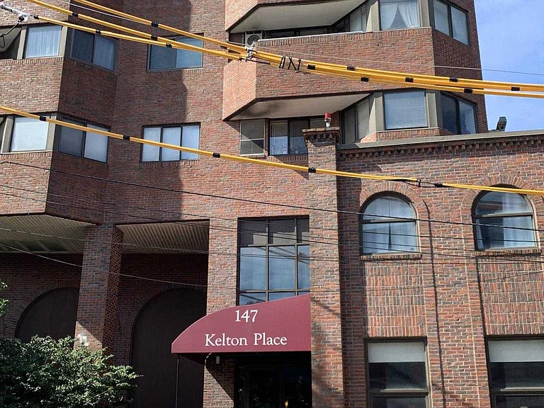 Kelton St — Photo 8
