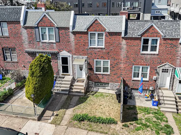 386 Fairway Ter, Philadelphia, PA 19128
