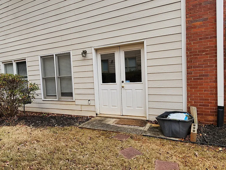 2130 Woods River Ln — Photo 2