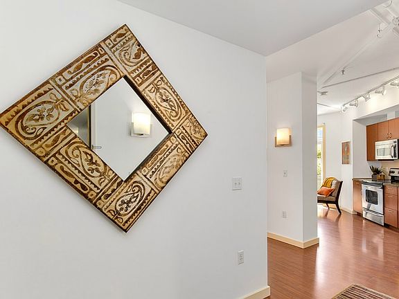 2nd image of 103 Bellevue Ave E APT 104