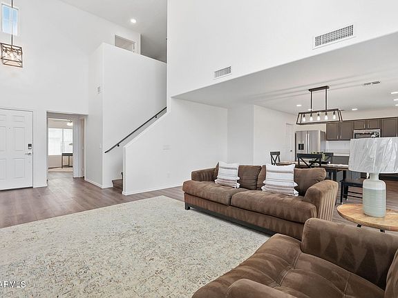 3rd image of 462 E CHRISTOPHER Street